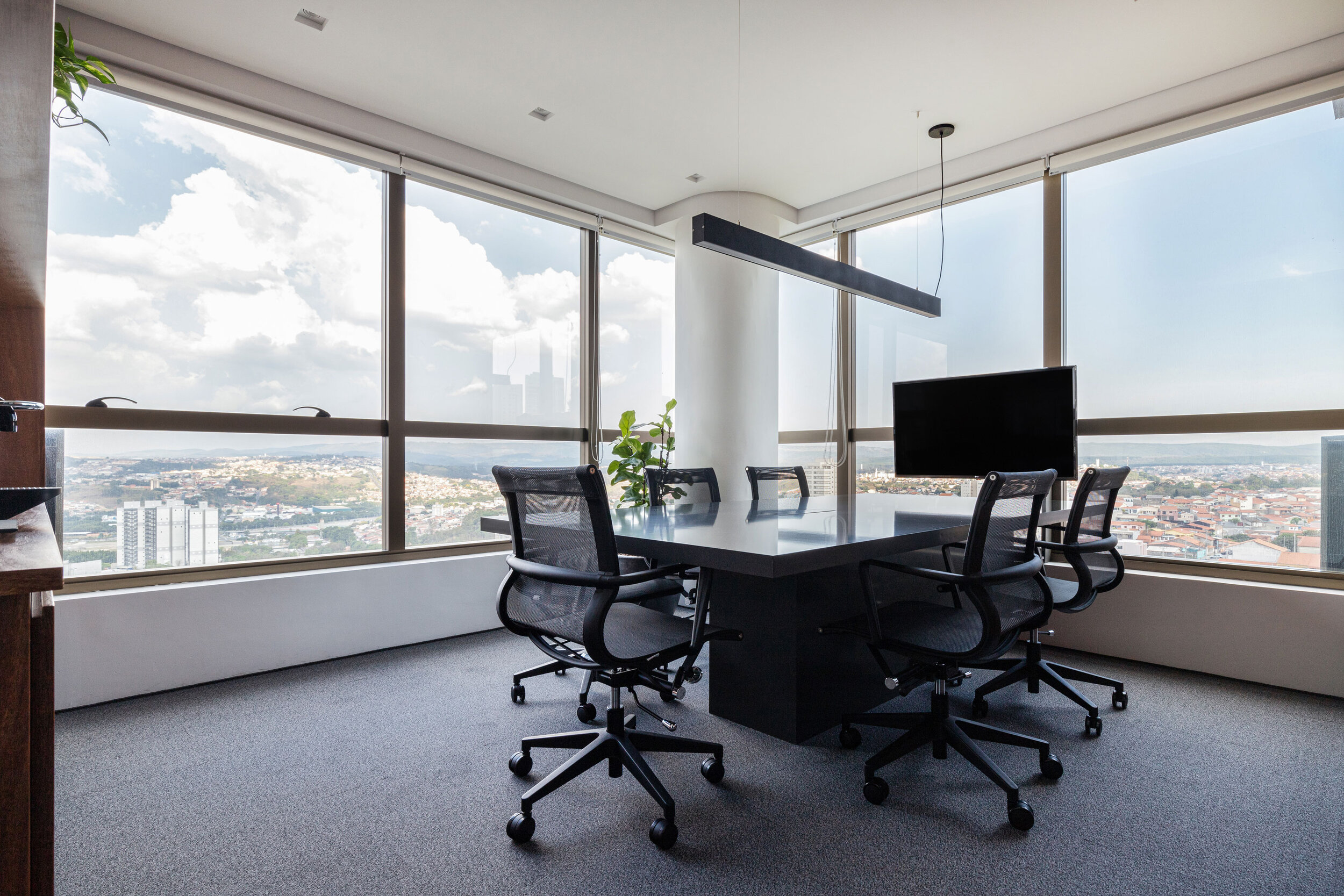 Por que utilizar a iluminação natural no seu escritório?
