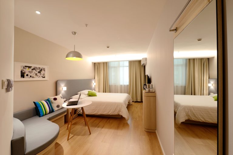 Como reformar sua casa gastando pouco