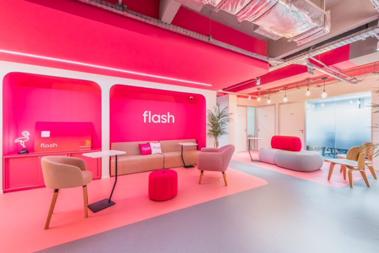 Flash tem vagas de emprego no Brasil