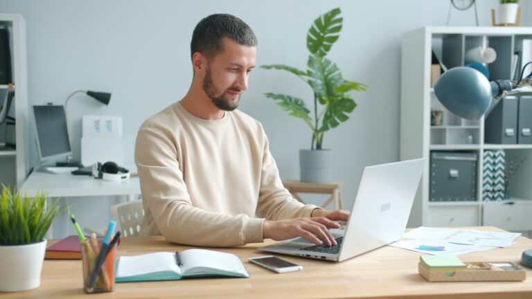 Como procurar emprego pela internet